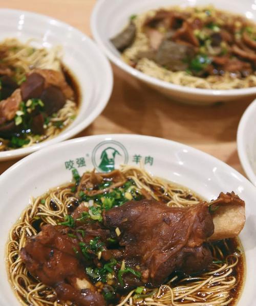 清汤羊肉面的制作方法（口感鲜美，营养丰富的羊肉面制作秘籍）