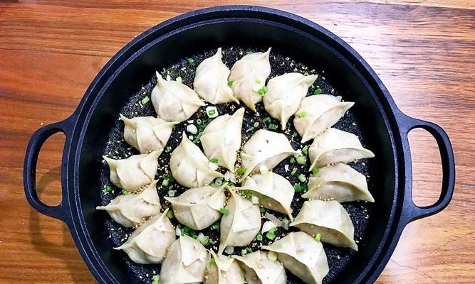 教你轻松做出美味的雪花煎饺（简单易学，口感，体验不一样的煎饺乐趣）