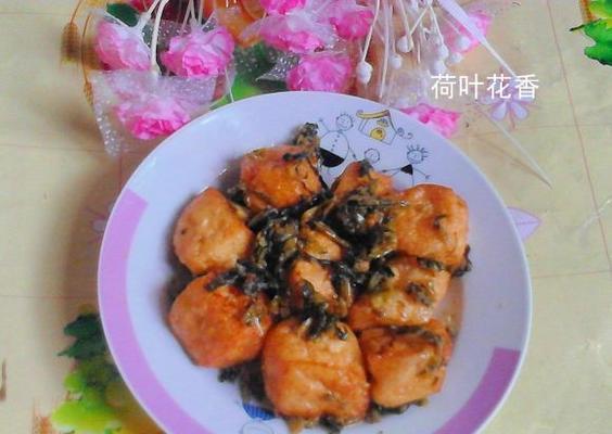 雪菜蒸鱼豆腐的制作方法（健康美味的家常菜肴）