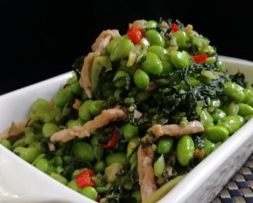 雪菜和肉丝的搭配，豆香四溢，营养丰富，色香味俱佳！（雪菜和肉丝的搭配，豆香四溢，营养丰富，色香味俱佳！）