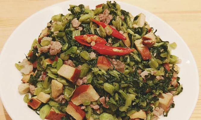 雪菜焖豆腐，鲜香美味！（家常小炒也能做出大厨风味，豆腐嫩滑入味，雪菜清香爽口。）