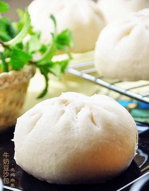 小金鱼豆沙包的制作方法（美味可口的小金鱼豆沙包，教你如何制作）
