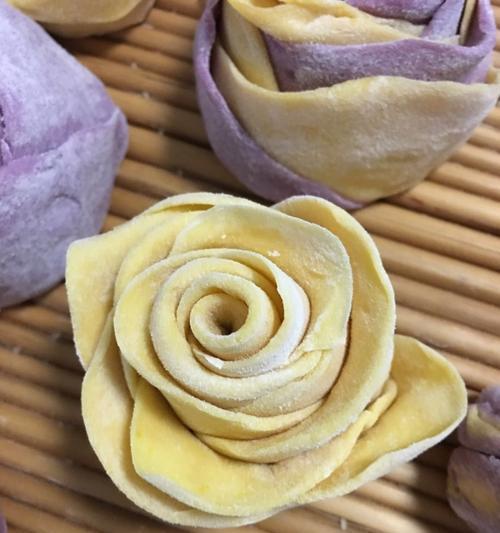 小花南瓜馒头的制作方法（做出软糯、香甜的南瓜馒头，让你的家人爱上早餐）