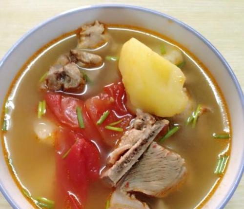 用小番茄煲的营养排骨汤（打造美味健康的排骨汤）