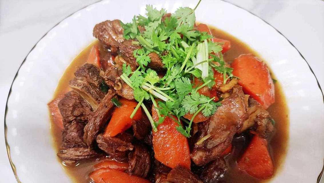 小炒青菜羊肉的做法（家常好菜，营养又美味）