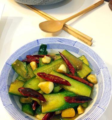 用南瓜叶做小炒，味道惊人！（美食佳肴，南瓜叶小炒一定要试！）