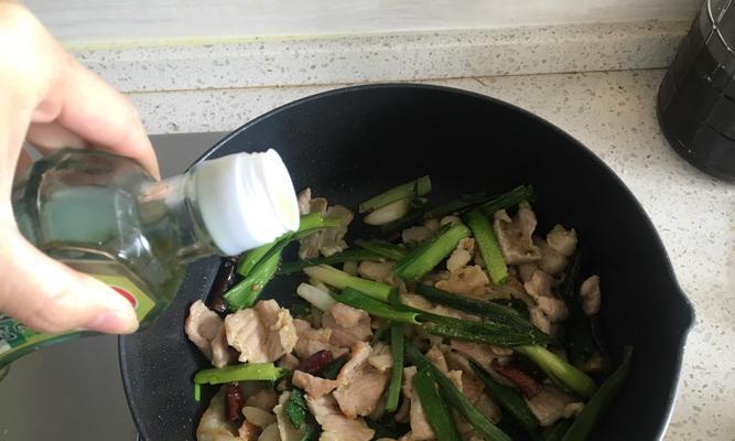 小炒菱肉做法大揭秘（如何制作口感鲜嫩的小炒菱肉？教你轻松掌握）