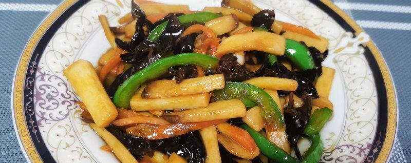 香辣杏鲍菇丝的制作方法（轻松学会制作口感鲜美、香辣可口的杏鲍菇丝）