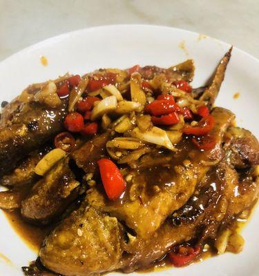 香辣小黄鱼的制作方法（让你的味蕾燃起来）