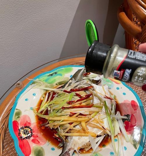 香辣青花椒江团鱼的做法（家庭美食大全，让你吃出江团鱼的鲜美）