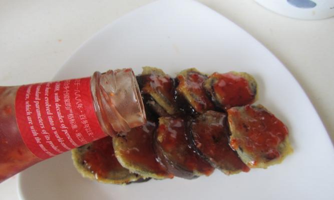 香辣茄盒的制作方法（辣味十足的美味餐点，让你口感爆棚）