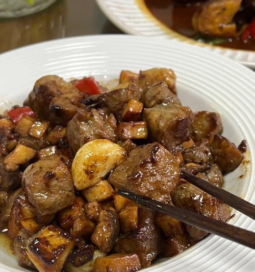 香辣牛肉粒的制作方法（简单易学，美味可口）