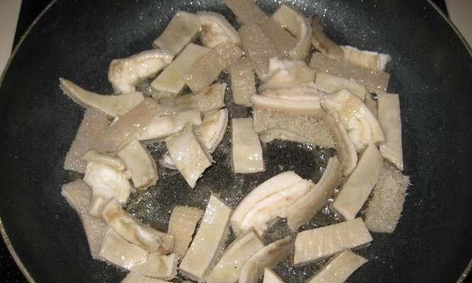 香辣牛肚的制作方法（以小火熬出香味，让口感更加绵软Q弹）