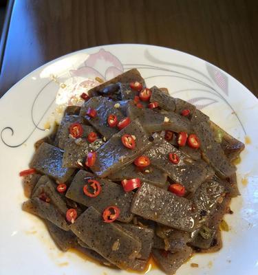 主题：香辣魔芋，鲜辣口感征服味蕾