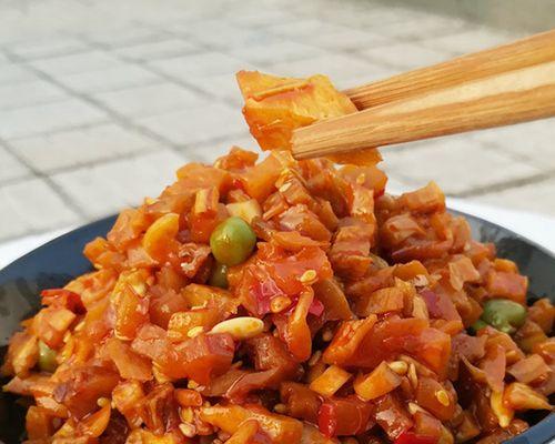 香辣萝卜丁的制作方法（简单易学，味道鲜美，营养丰富）