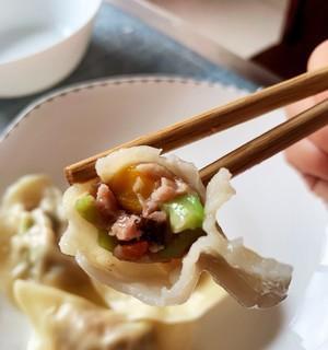 香菇胡萝卜猪肉饺子的制作方法（香菇）
