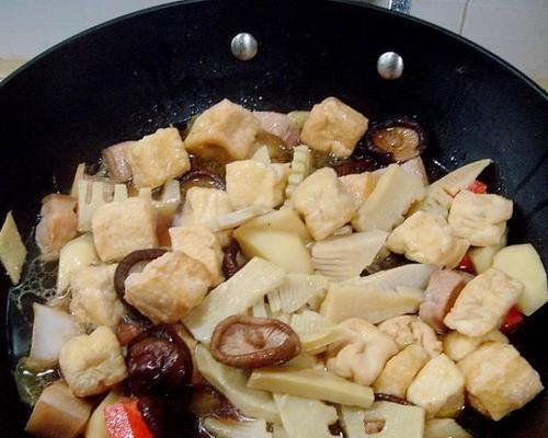 香菇冬笋肉丸子的制作（做法简单易学）