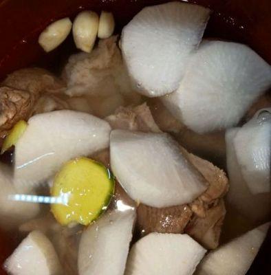 健康美味的香菇大骨汤（营养丰富）