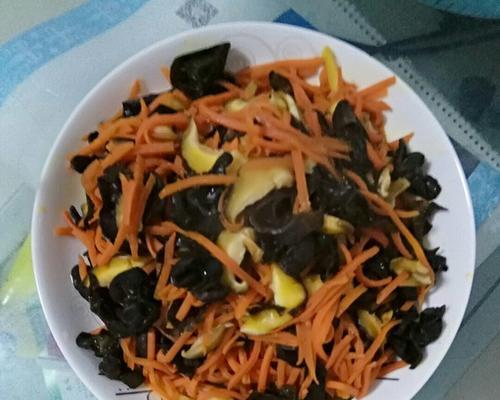 香菇炒木耳胡萝卜，美味健康又简单（家庭必备营养菜谱）