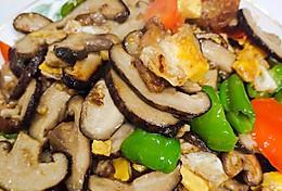 香菇炒蛋的做法（用家常食材打造的美味）