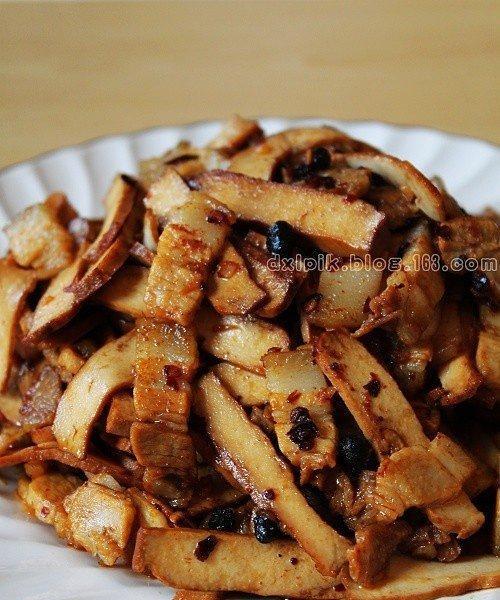 以香干回锅肉，带你做出家常好味道（回锅肉的经典做法）