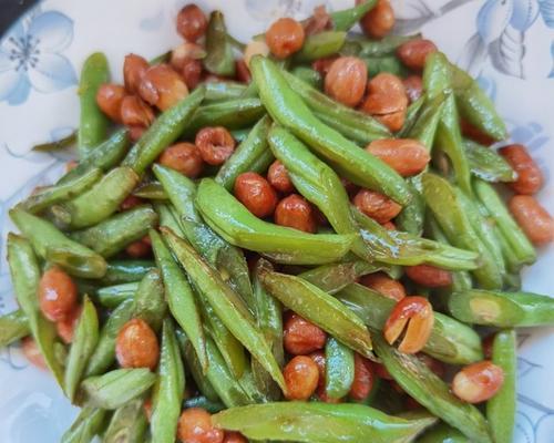 如何制作美味的香脆鱼皮花生米（自家制作更加健康）