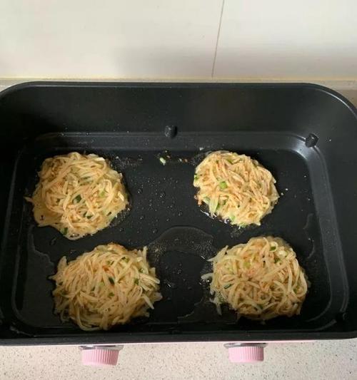 用香脆土豆丝做出美味饼干（自制饼干）