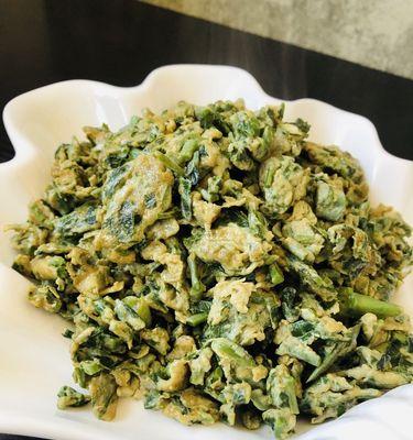 香椿肉末炒土豆泥的做法（传统美食新变化）