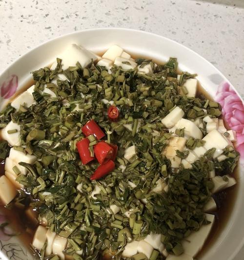 香椿调豆腐，清新解腻之选（一道色香味俱佳的家常小炒菜）