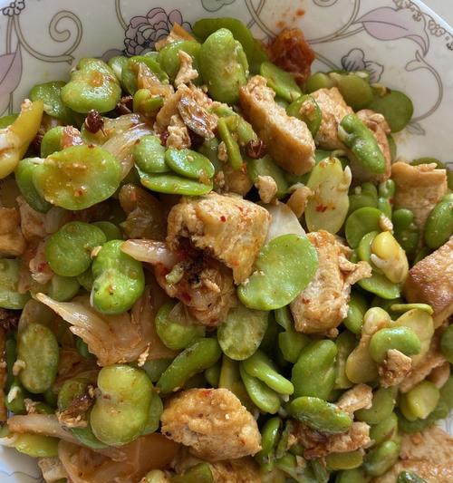 教你轻松做出香炒蚕豆（以新鲜蚕豆为食材）