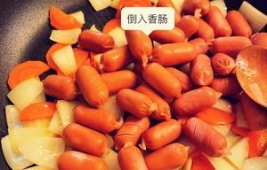 用香肠小菜烹饪创新美食（把家常香肠变成美味佳肴）