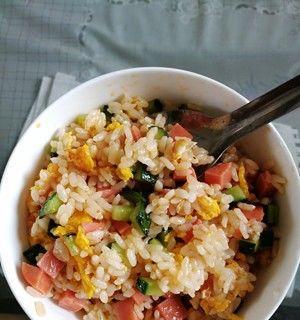 香肠三丁蛋炒饭的制作方法（美味）