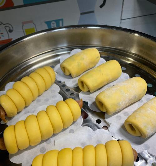 用香肠馒头制作美味早餐（简单易做）
