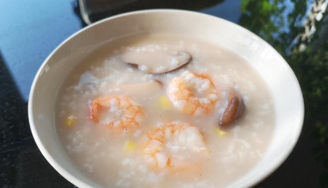 美味可口的虾仁大米粥（家庭健康营养必备）
