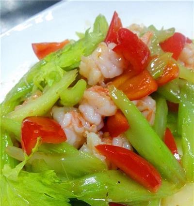 虾仁炒西芹的家常做法（清爽可口）