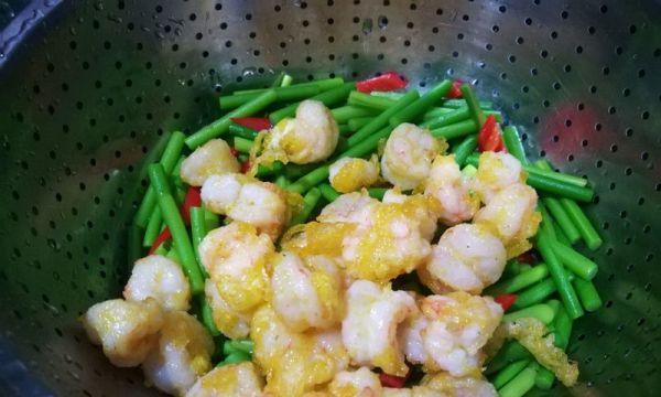 虾仁炒蒜薹，美味又健康（一道低脂健康的菜品）