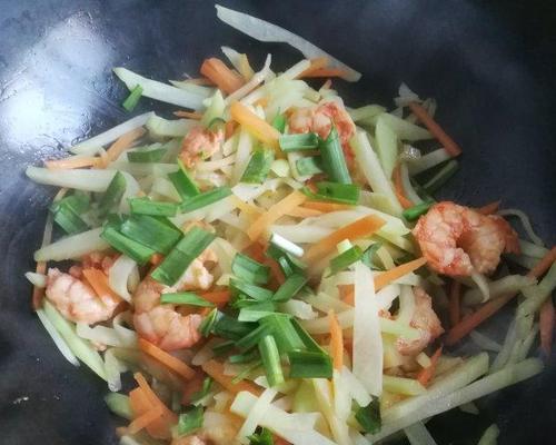 美食诱惑——虾仁炒蒜黄（学会这道菜）