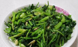 美味可口的虾皮韭菜苔炒肉（家常下饭必备）