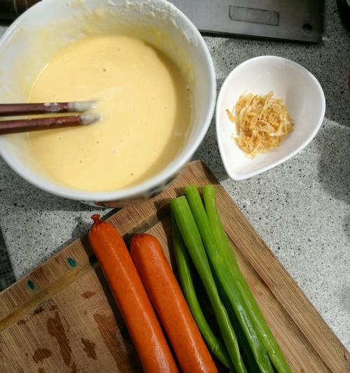 美味可口的虾皮番茄鸡蛋饼制作教程（用简单的食材制作）