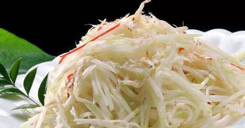 虾皮炒萝卜丝，轻松上桌的健康佳肴（营养丰富、味道浓郁的家常美食）
