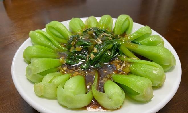虾米小油菜的美食探秘（以新鲜虾米和嫩绿小油菜为主角的精致菜品）