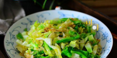 以虾米卷心菜粥为主题的健康养生美食