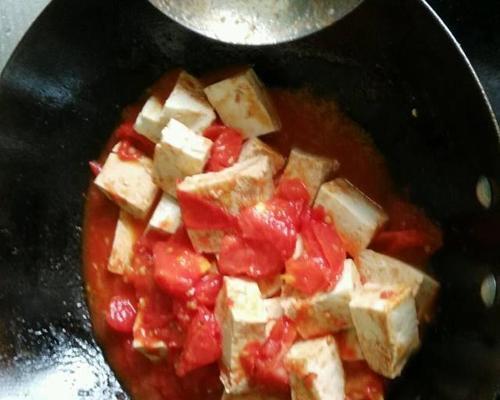 美味健康的西红柿炖豆腐（营养丰富的素食佳肴）