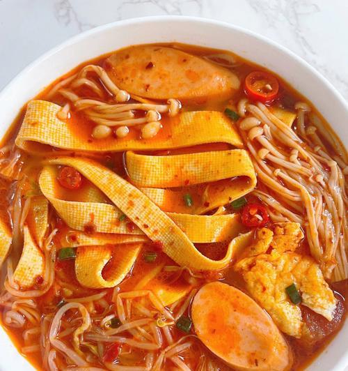 健康养生，以西红柿豆皮汤为主菜（家常美食）