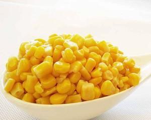 家常美食——西红柿炒玉米（鲜美可口的秋季菜肴）