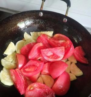 健康美味，西红柿炒西葫芦做法大揭秘（家常美食）