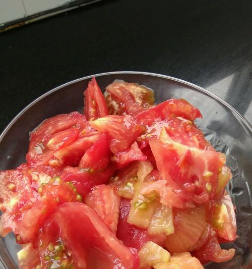 以西红柿拌白糖为美食，开启味蕾之旅（健康营养的佳肴）