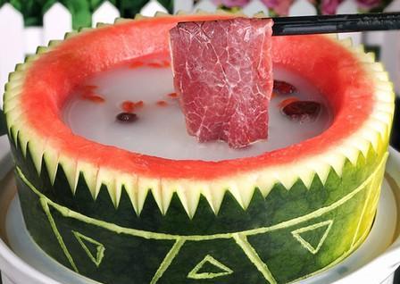 做一个清凉夏日必备——西瓜盅（手工制作西瓜盅的详细教程）