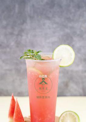 如何制作清爽可口的西瓜气泡饮（西瓜）
