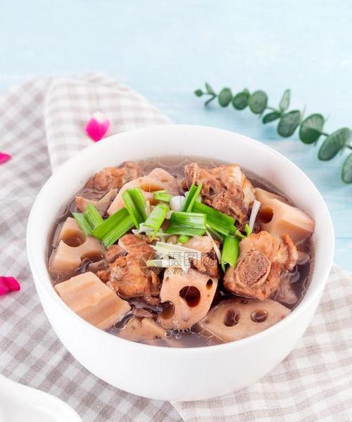 清凉夏日必备，尝鲜以西瓜皮排骨汤（营养丰富）